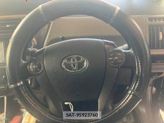 Toyota PRIUS ALPHA 2014-01 8075226-11