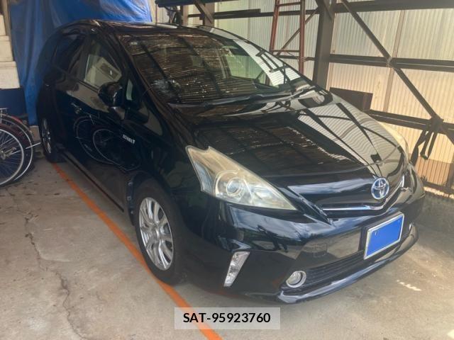 Toyota PRIUS ALPHA 2014-01 8075226-1