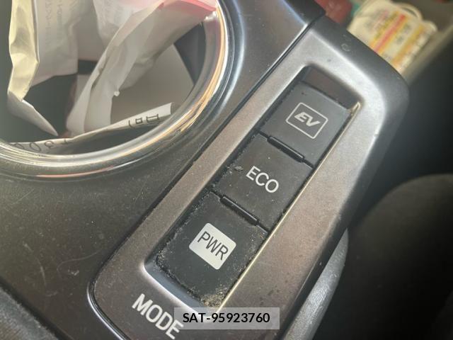 Toyota PRIUS ALPHA 2014-01 8075226-20