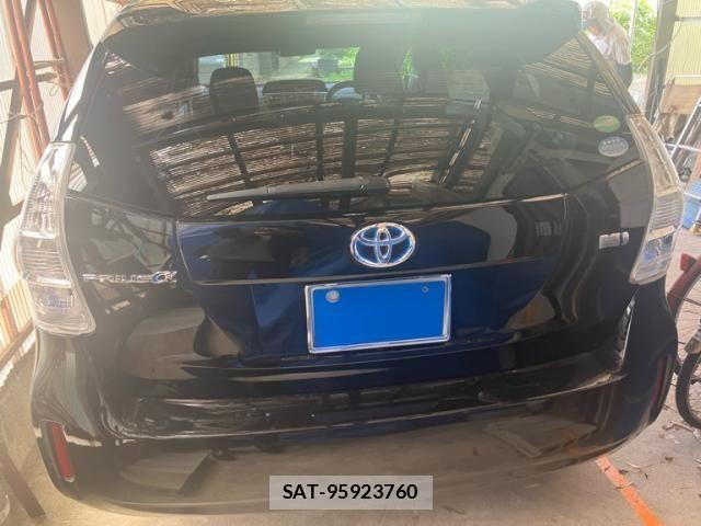 Toyota PRIUS ALPHA 2014-01 8075226-4