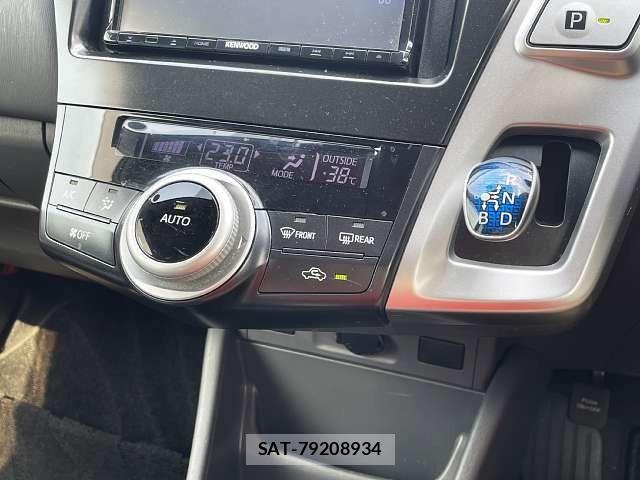 Toyota PRIUS ALPHA 2014-03 8075216-6
