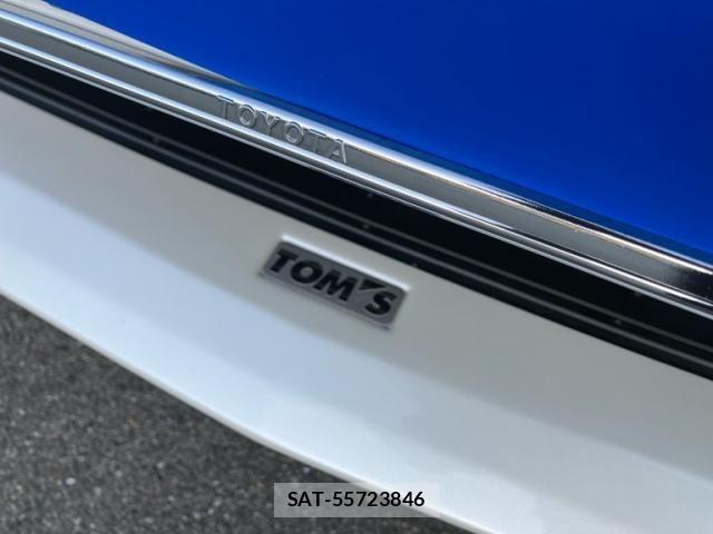 Toyota PRIUS ALPHA 2013-03 8075217-9
