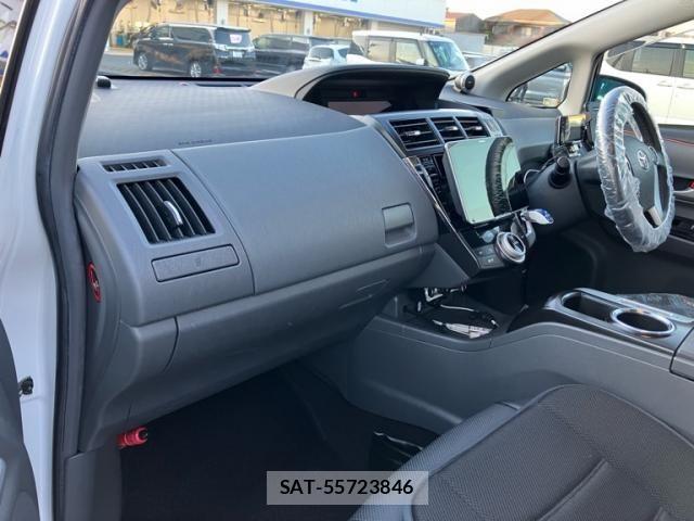 Toyota PRIUS ALPHA 2013-03 8075217-10