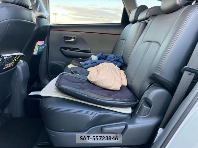 Toyota PRIUS ALPHA 2013-03 8075217-12