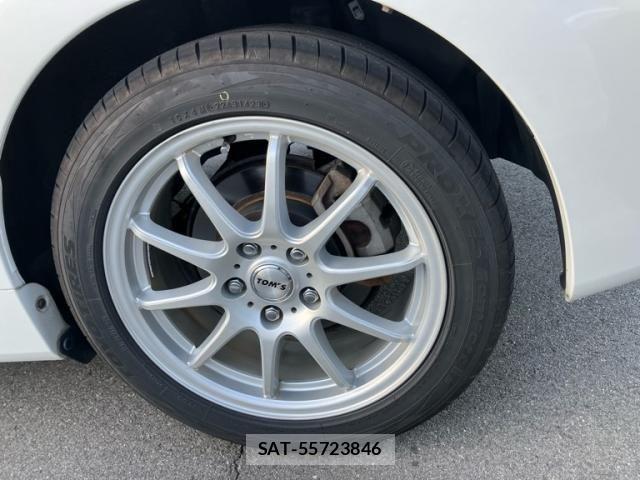 Toyota PRIUS ALPHA 2013-03 8075217-7