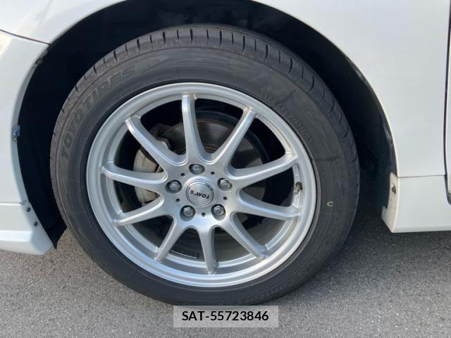 Toyota PRIUS ALPHA 2013-03 8075217-8