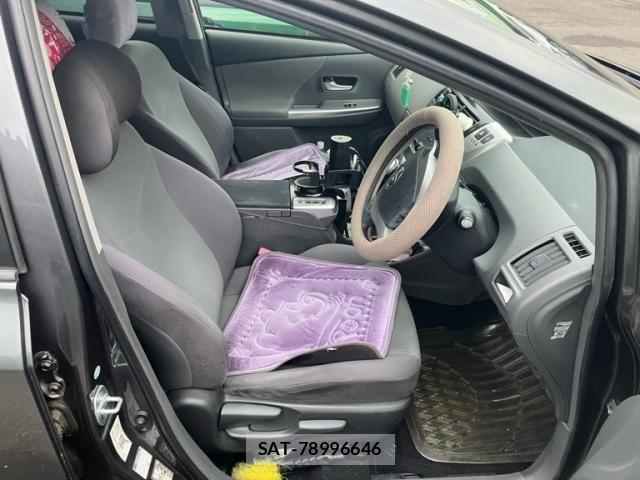 Toyota PRIUS ALPHA 2012-01 8075228-12