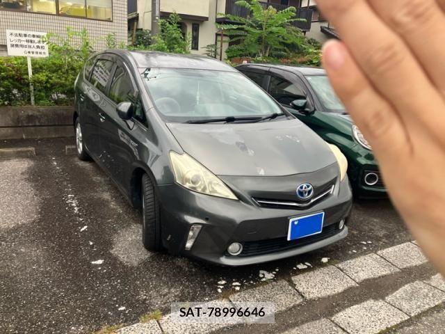 Toyota PRIUS ALPHA 2012-01 8075228-1
