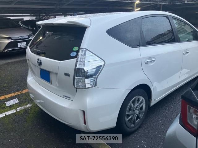 Toyota PRIUS ALPHA 2013-10 8075227-3