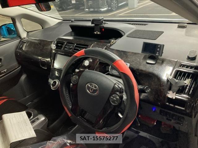 Toyota PRIUS ALPHA 2013-11 8075225-13