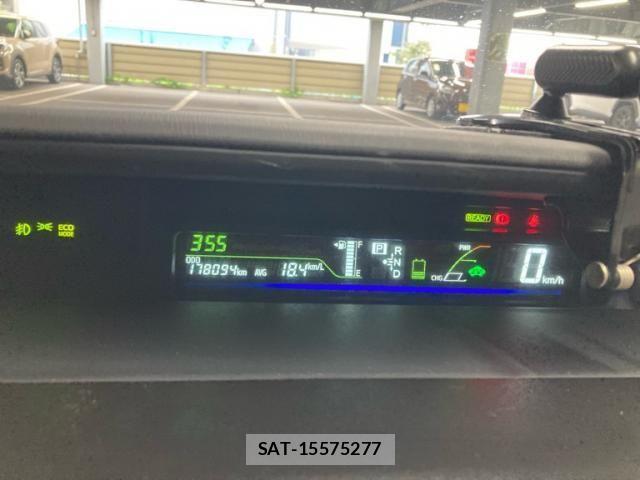 Toyota PRIUS ALPHA 2013-11 8075225-18