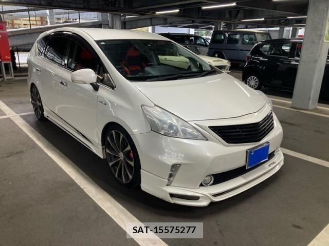 Toyota PRIUS ALPHA 2013-11 8075225-1
