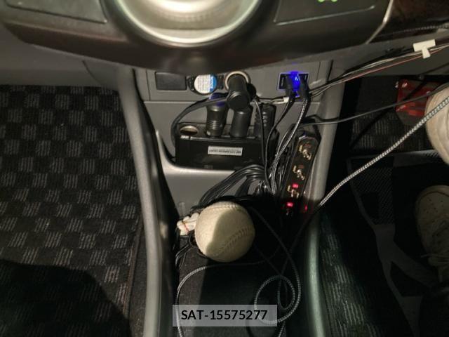Toyota PRIUS ALPHA 2013-11 8075225-22