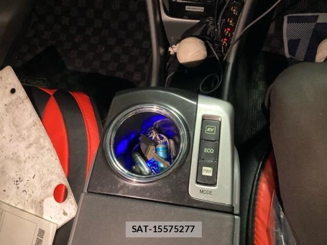 Toyota PRIUS ALPHA 2013-11 8075225-23
