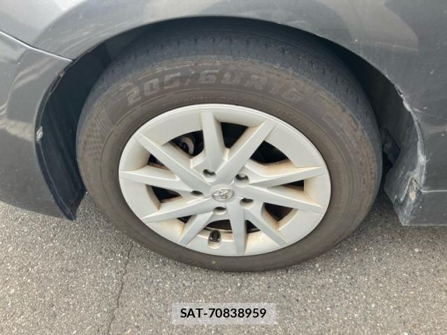 Toyota PRIUS ALPHA 2012-05 8101386-9