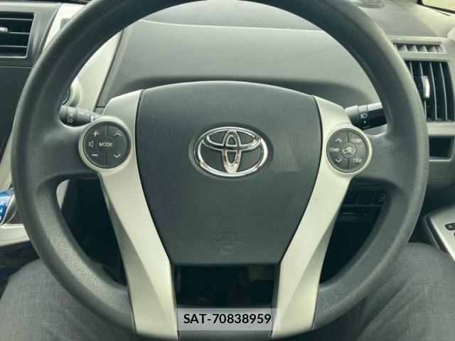 Toyota PRIUS ALPHA 2012-05 8101386-14