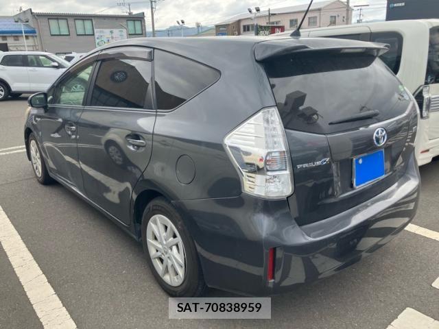Toyota PRIUS ALPHA 2012-05 8101386-3