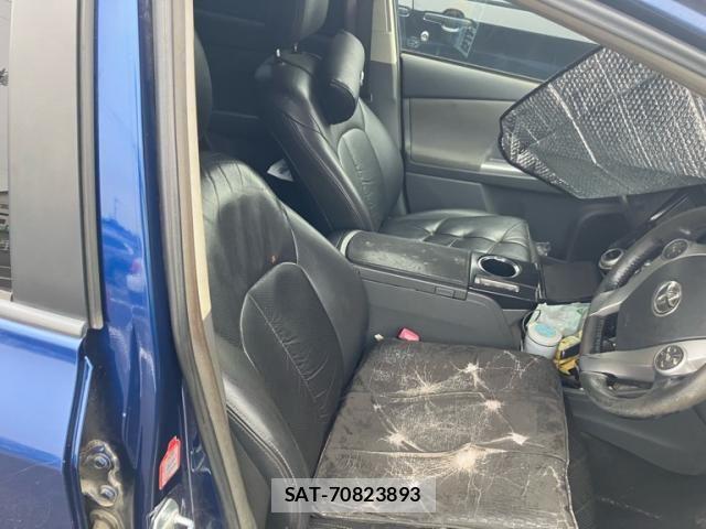Toyota PRIUS ALPHA 2011-11 8101397-12