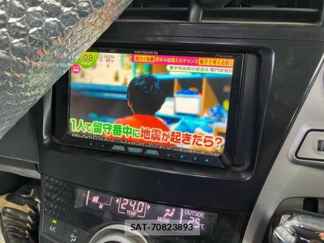 Toyota PRIUS ALPHA 2011-11 8101397-18