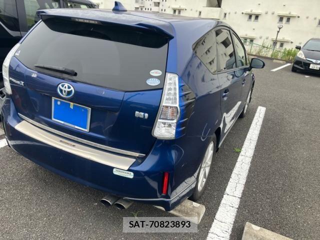 Toyota PRIUS ALPHA 2011-11 8101397-5