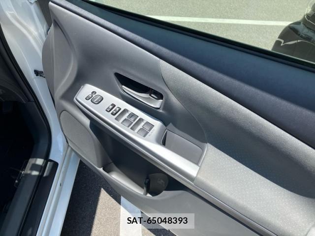 Toyota PRIUS ALPHA 2014-03 8101395-9