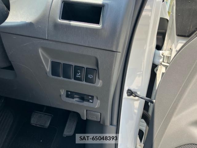 Toyota PRIUS ALPHA 2014-03 8101395-11