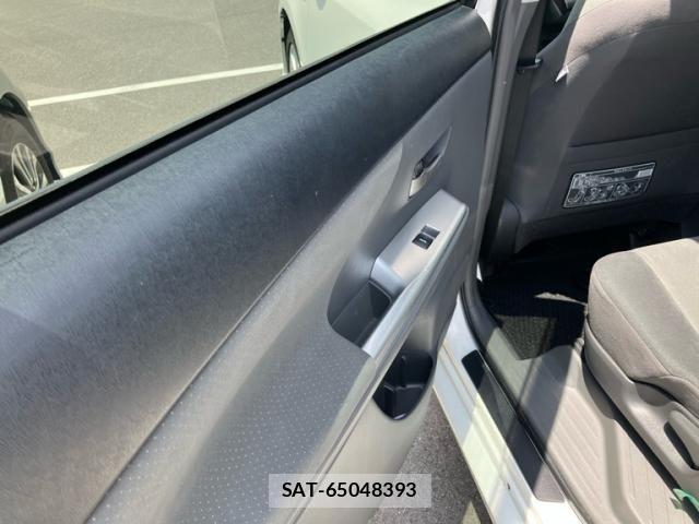 Toyota PRIUS ALPHA 2014-03 8101395-21