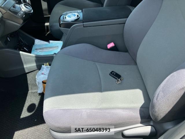 Toyota PRIUS ALPHA 2014-03 8101395-24