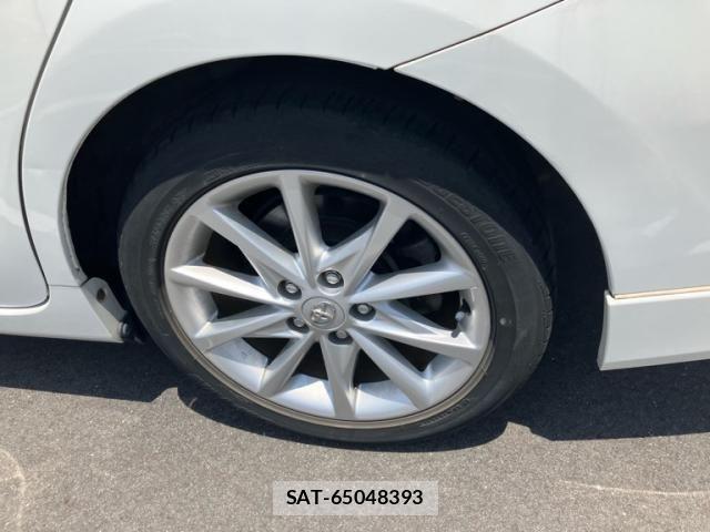 Toyota PRIUS ALPHA 2014-03 8101395-6