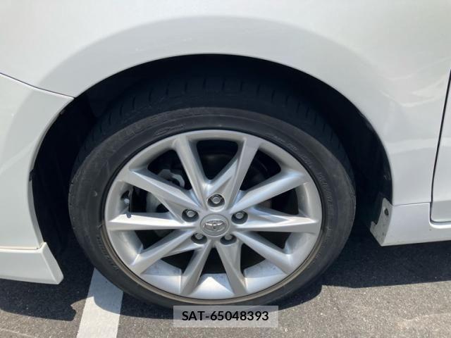 Toyota PRIUS ALPHA 2014-03 8101395-7