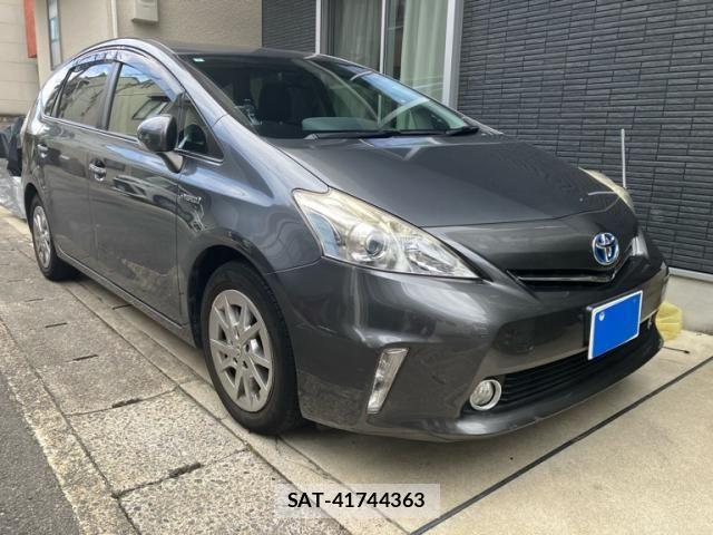 Toyota PRIUS ALPHA 2014-02 8101383-0
