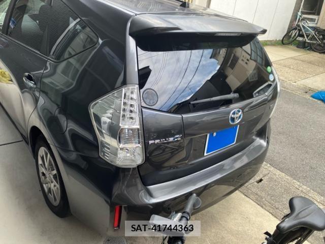 Toyota PRIUS ALPHA 2014-02 8101383-9