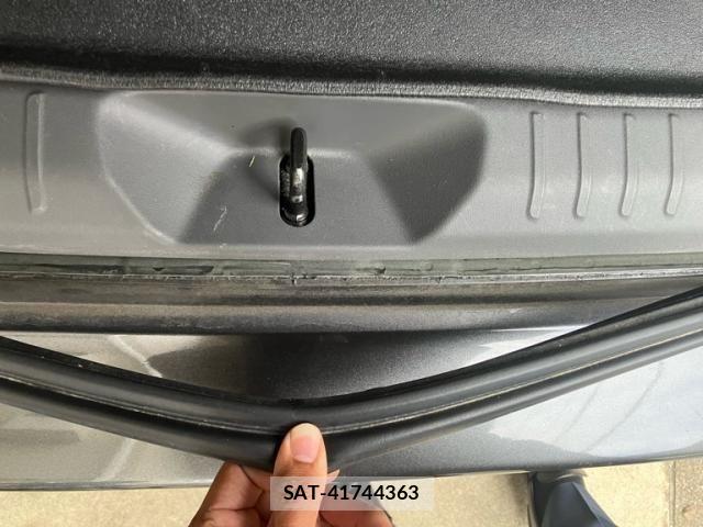 Toyota PRIUS ALPHA 2014-02 8101383-12