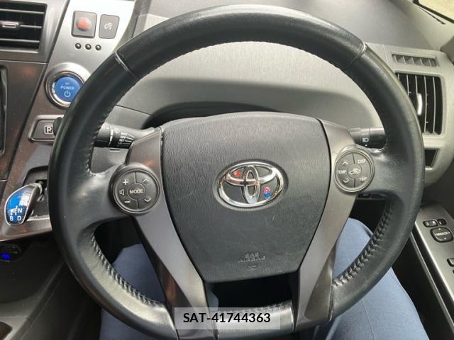Toyota PRIUS ALPHA 2014-02 8101383-14