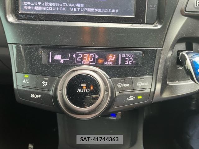 Toyota PRIUS ALPHA 2014-02 8101383-15