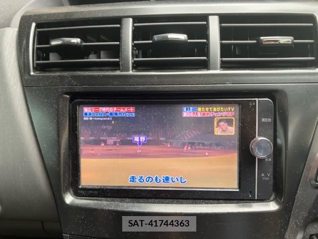Toyota PRIUS ALPHA 2014-02 8101383-16