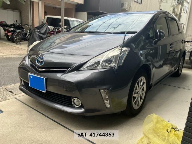 Toyota PRIUS ALPHA 2014-02 8101383-1