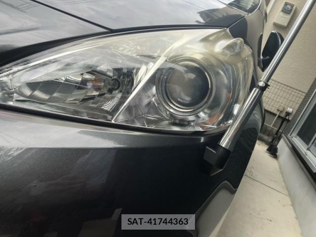 Toyota PRIUS ALPHA 2014-02 8101383-2