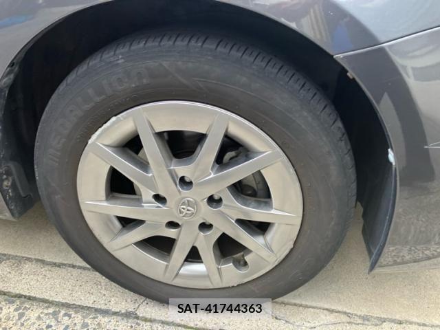 Toyota PRIUS ALPHA 2014-02 8101383-5