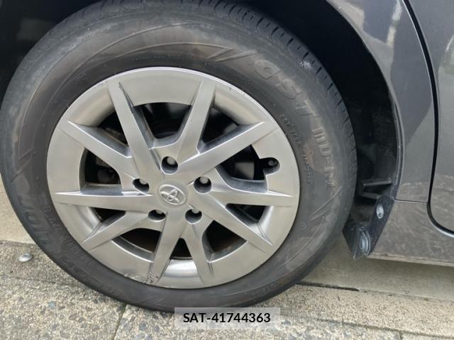 Toyota PRIUS ALPHA 2014-02 8101383-6