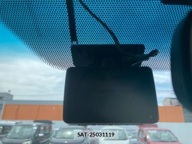 Toyota PRIUS ALPHA 2015-02 8101376-19