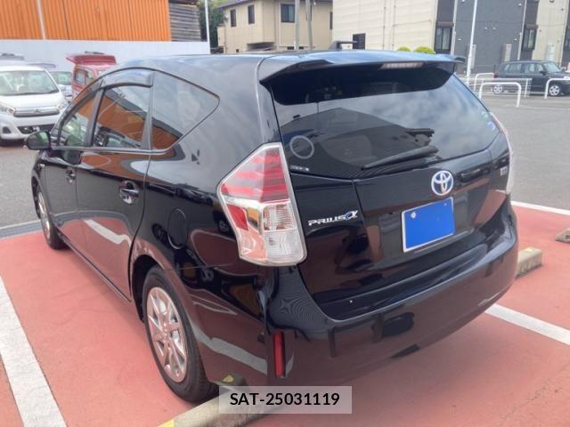 Toyota PRIUS ALPHA 2015-02 8101376-4