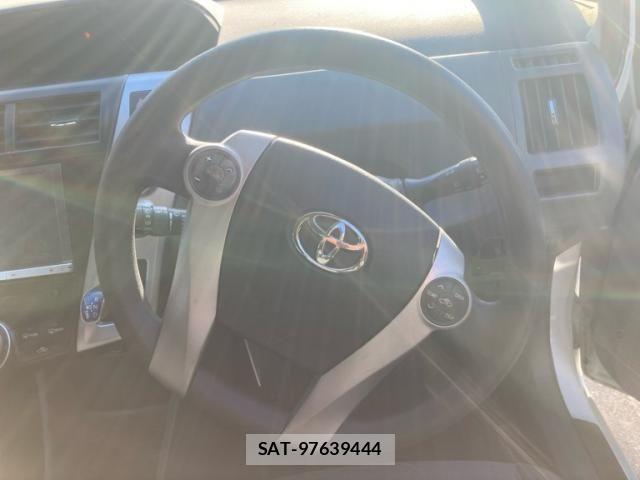 Toyota PRIUS ALPHA 2012-10 8101405-10