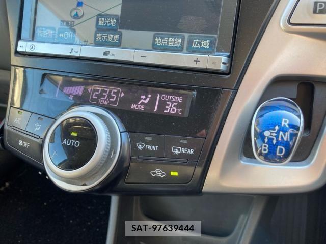 Toyota PRIUS ALPHA 2012-10 8101405-18