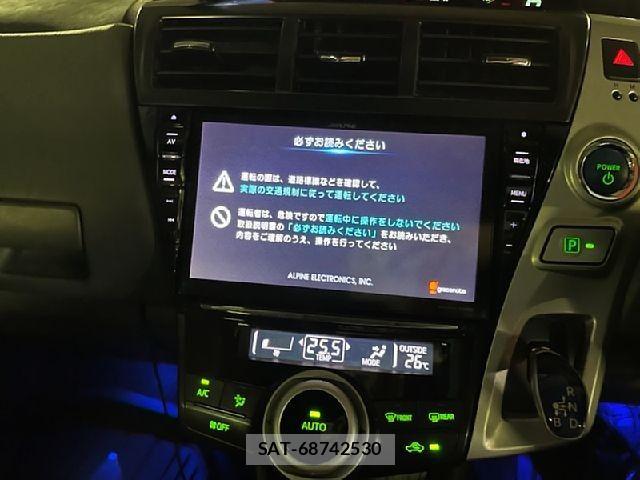 Toyota PRIUS ALPHA 2014-05 8101378-1