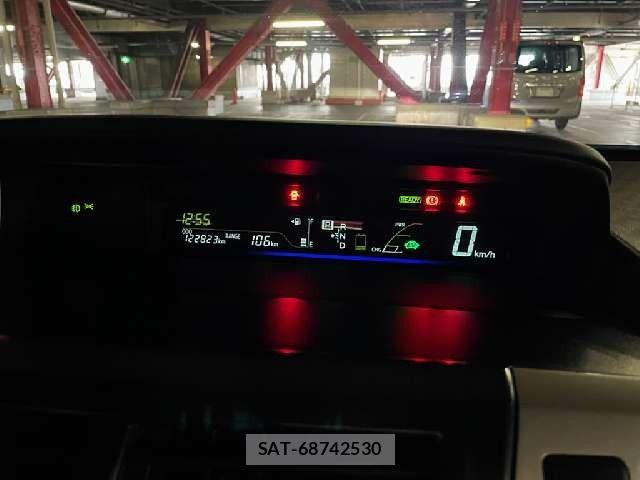 Toyota PRIUS ALPHA 2014-05 8101378-2