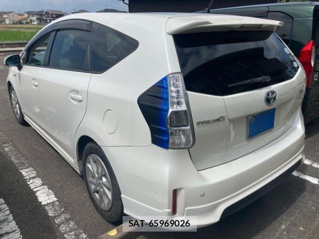 Toyota PRIUS ALPHA 2011-09 8101375-3