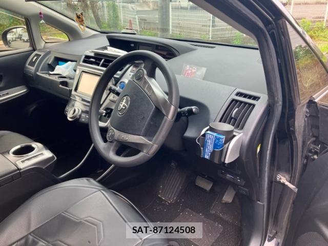 Toyota PRIUS ALPHA 2015-10 8101387-11