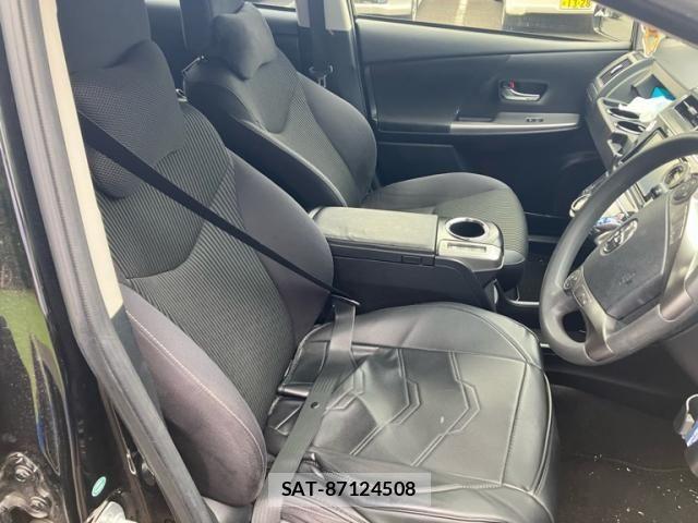 Toyota PRIUS ALPHA 2015-10 8101387-12