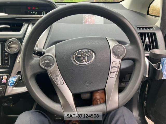 Toyota PRIUS ALPHA 2015-10 8101387-16